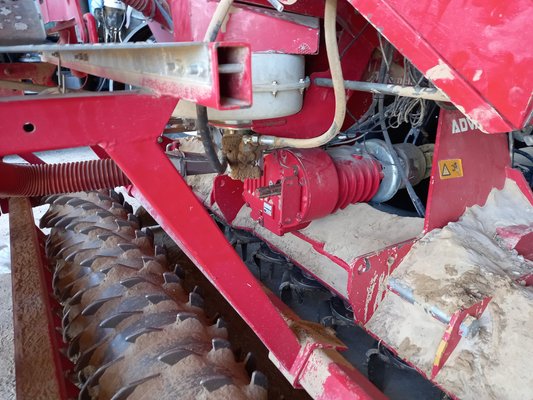 Semoir en ligne conventionnel Kverneland IDRILL