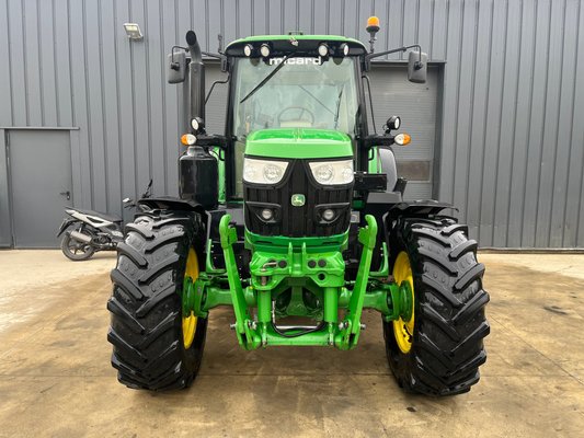 Tracteur agricole John Deere 6120M