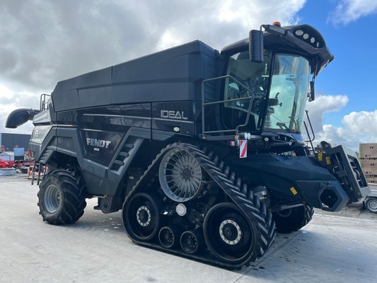 Moissonneuse batteuse Fendt IDEAL 8