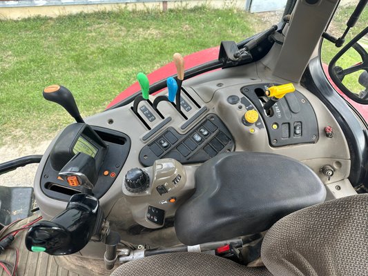 Tracteur agricole Case IH MAXXUM 115 - 131