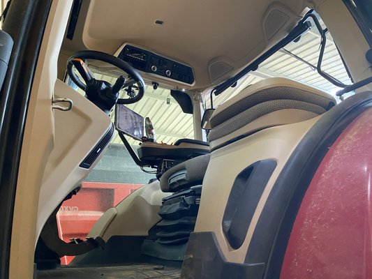 Tracteur agricole Case IH OPTUM 300 CVX DRIVE