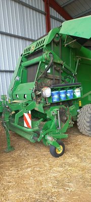 Presse à balles rondes John Deere V461M