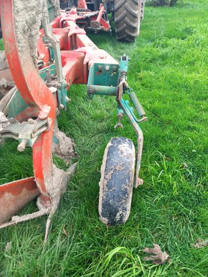 Charrue Kverneland ED100