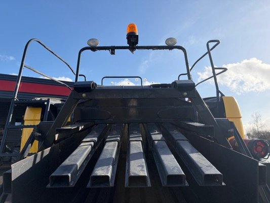 Presse à balles carrées New Holland BB 1290 CROPCUTTER