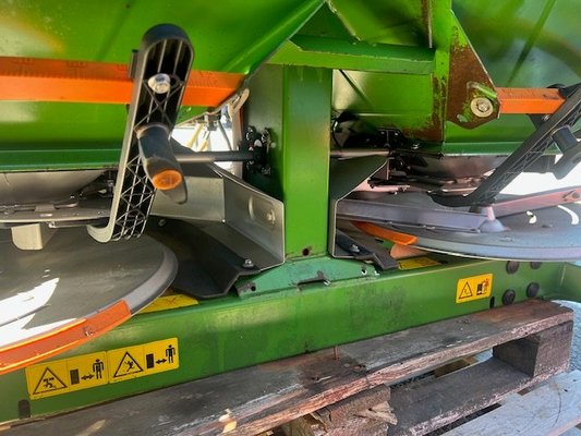 Distributeur d'engrais Amazone ZAM ULTRA 3000