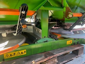 Distributeur d'engrais Amazone ZAM ULTRA 3000 - 5