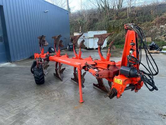 Charrue Kuhn Vari-master152