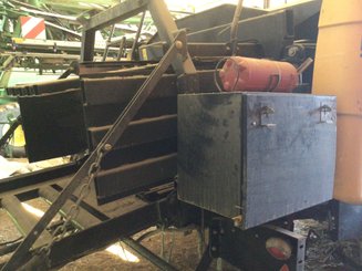 Presse à balles carrées New Holland BB 1290 CROPCUTTER - 2