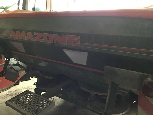 Distributeur d'engrais Amazone ZAM ULTRA 3000