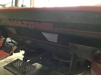 Distributeur d'engrais Amazone ZAM ULTRA 3000 - 3
