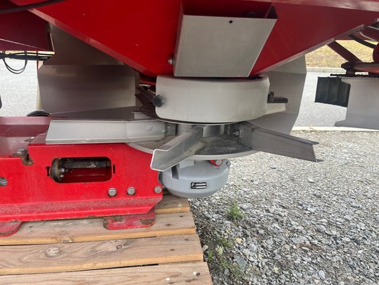 Distributeur d'engrais Kverneland EXACTA TL