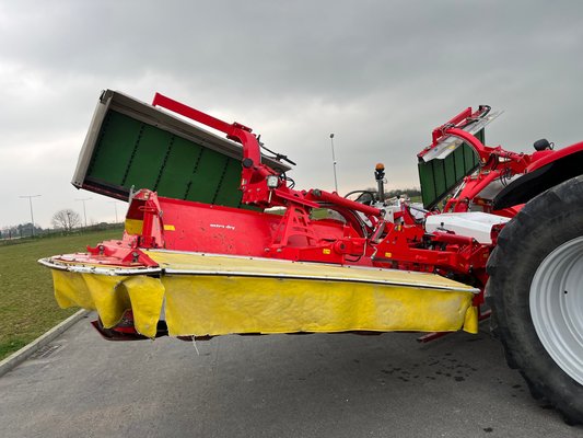 Faucheuse conditionneuse Pöttinger NOVACAT X8 COLLECTOR