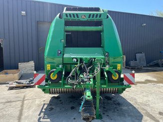 Presse à balles rondes John Deere V461M - 2