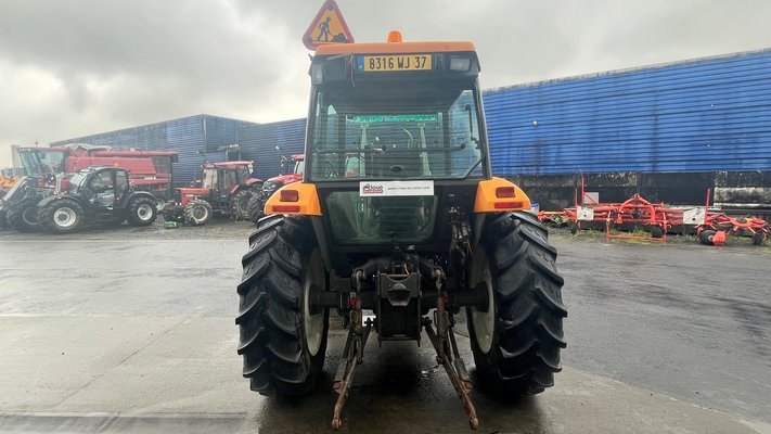 Tracteur agricole Renault ERGOS 100