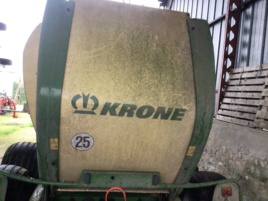 Presse à balles rondes Krone COMPRIMA V 150