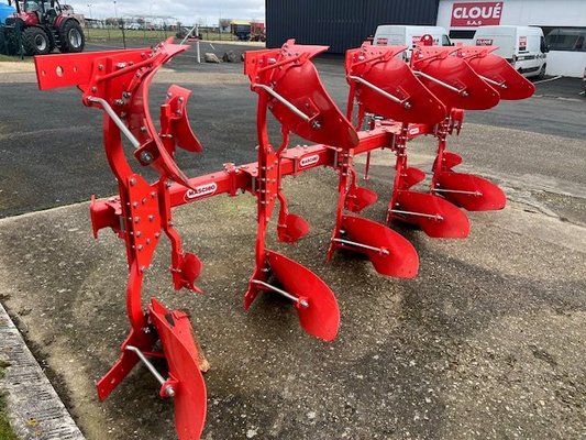 Charrue Maschio UNICO M4+1