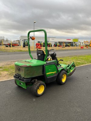 Tondeuse frontale John Deere 1445