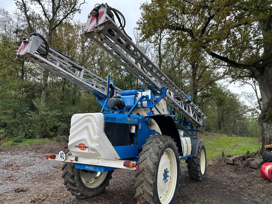 Pulvérisateur automoteur Matrot HELLIOS M24D