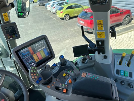 Tracteur agricole Deutz-Fahr 6155 AGROTRON TTV STAGE V