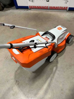 Tondeuse à main Stihl RMA235.1