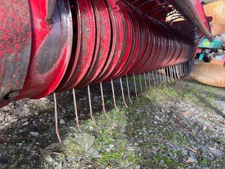 Presse à balles rondes Lely RP 520 - 5