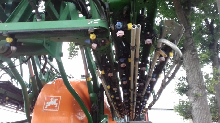 Pulvérisateur traîné Amazone UX 3200 SUPER PREMIUM