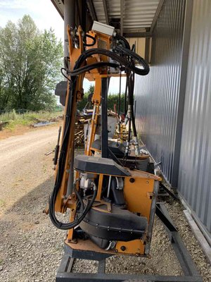 Effeuilleuse Pellenc EFFEUILLEUSE1RANG