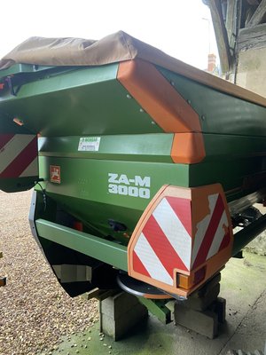 Distributeur d'engrais Amazone ZA-M PROFIS 3000