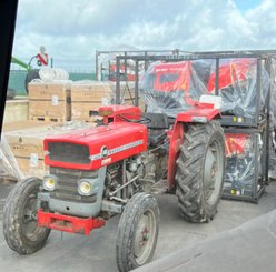Tracteur agricole Massey Ferguson 140 - 1