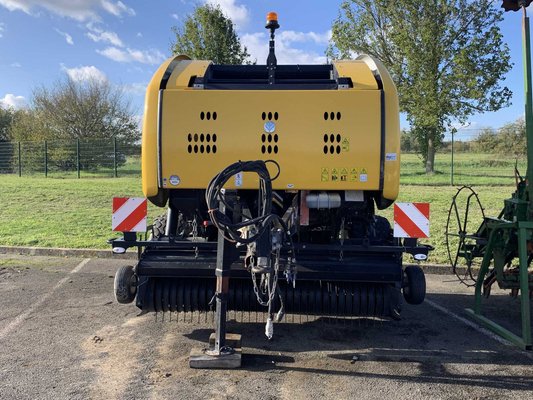 Presse à balles rondes New Holland ROLL-BELT 150 SUPERFEED