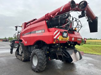Moissonneuse batteuse Case IH AXIAL-FLOW 8240 HD - 2