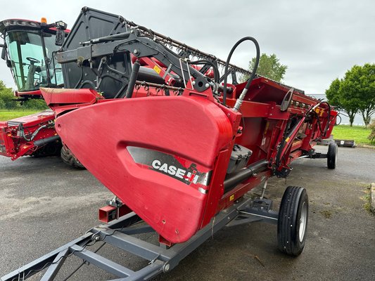 Moissonneuse batteuse Case IH AXIAL-FLOW 8240 HD