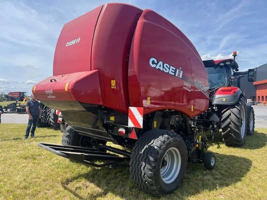 Presse à balles rondes Case IH RB465