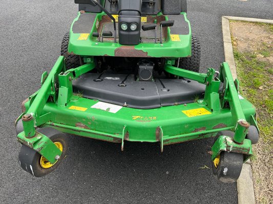 Tondeuse frontale John Deere 1445