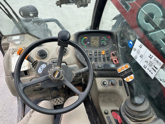 Chariot télescopique agricole Case IH FARMLIFT 742 