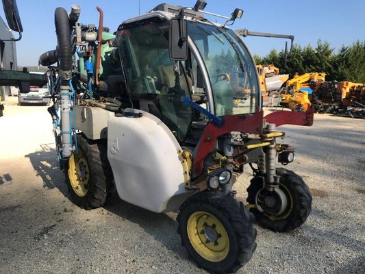 Tracteur enjambeur - LMH 90
