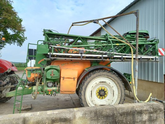 Pulvérisateur traîné Amazone UX 3200 SUPER PREMIUM