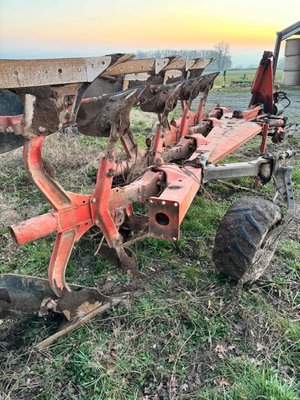 Charrue Kuhn Vari-master152