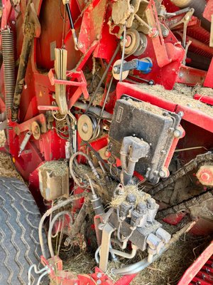 Presse à balles rondes Lely RP 160 V MASTER