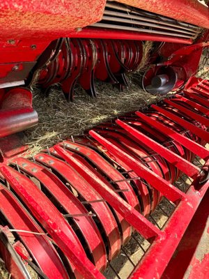Presse à balles rondes Lely RP 160 V MASTER