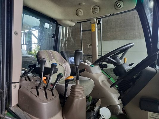 Tracteur agricole John Deere 5090M