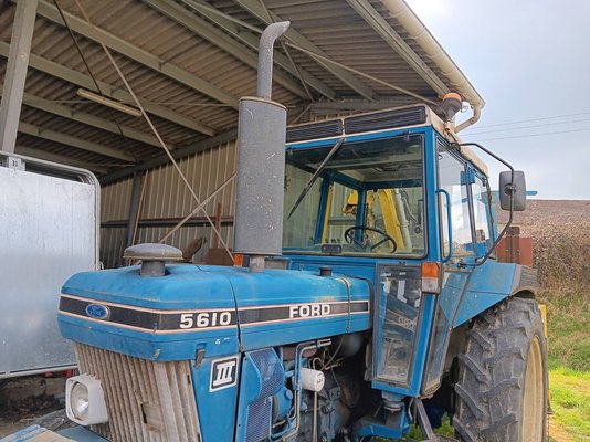 Tracteur agricole Ford 5610
