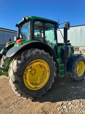 Tracteur agricole John Deere 6120M