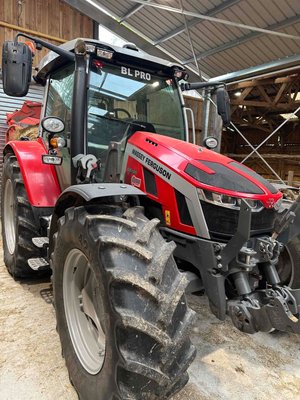 Tracteur agricole Massey Ferguson MF 5S.145 Dyna-6 EFFICIENT