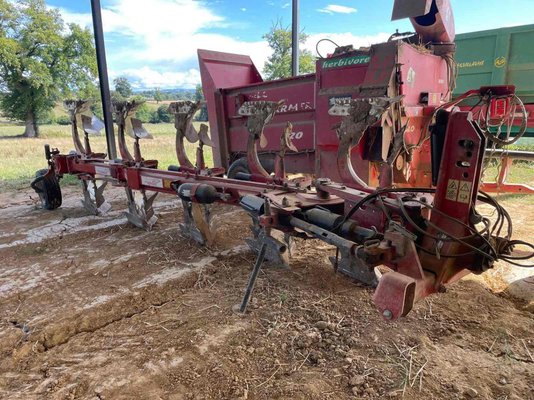 Charrue Gregoire Besson RWY 47