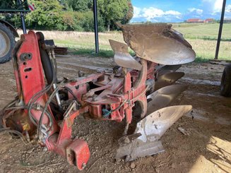 Charrue Gregoire Besson RWY 47 - 1