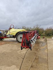 Pulvérisateur traîné Hardi NAVIGATOR 3000 - 3