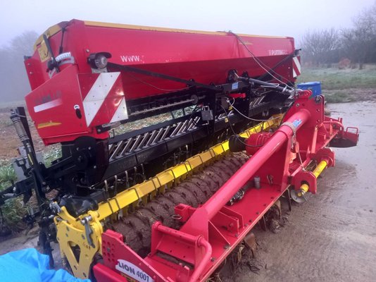 Combiné de semis Pöttinger Lion4001+Vitasem A 401