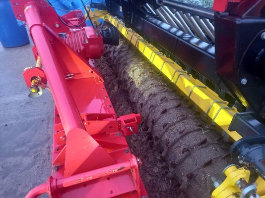 Combiné de semis Pöttinger Lion4001+Vitasem A 401