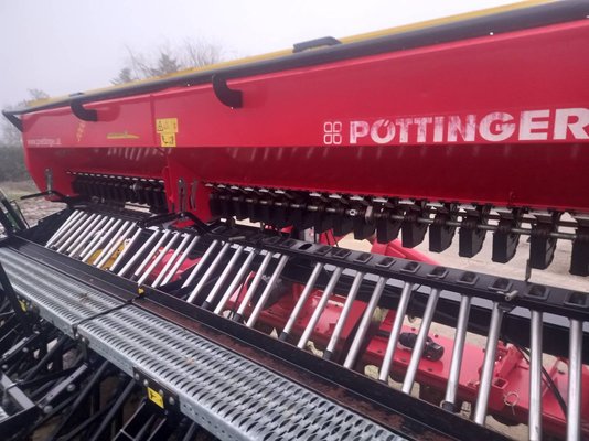 Combiné de semis Pöttinger Lion4001+Vitasem A 401